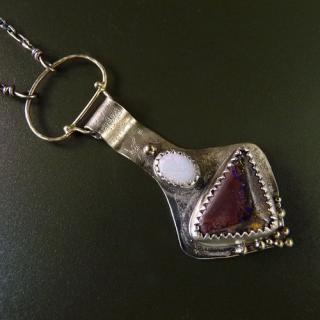 Amulet prvního draka..