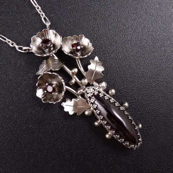 Magické vlčí máky..amulet