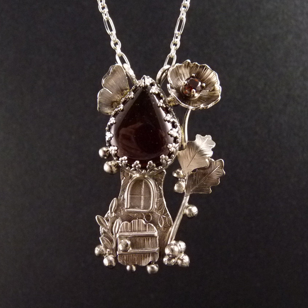 Bydlím v poli máků..amulet