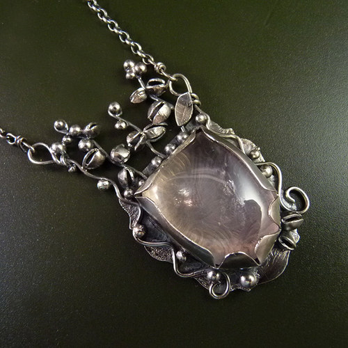 Růženínový vřes..druidský amulet