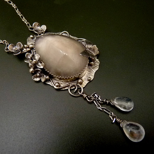 Růženín přímo z louky..amulet