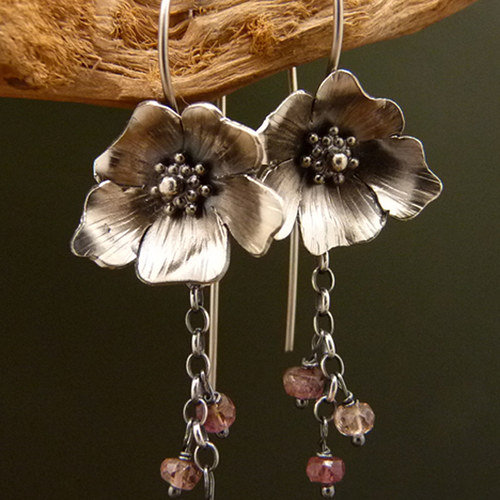 Růže Louisy May Alcottové..náušničky