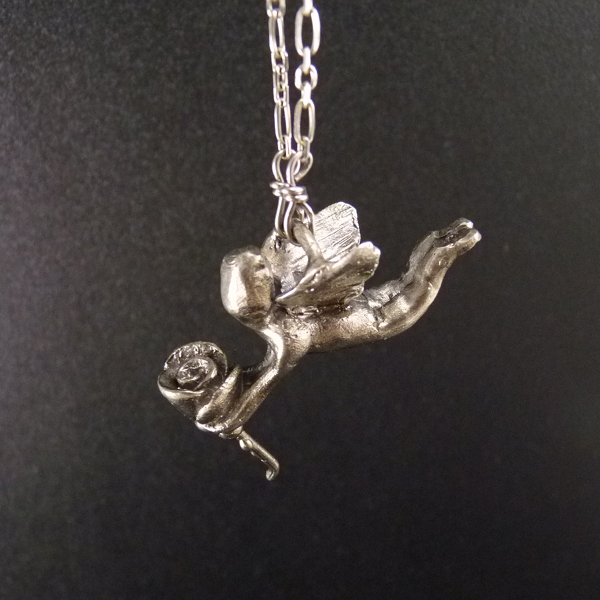 Růže z Paříže..amulet