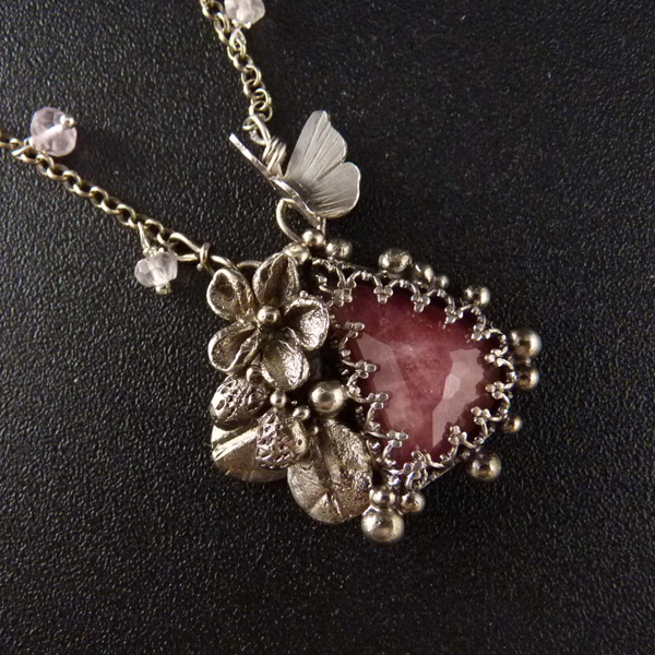 Pařížské jahůdky..amulet