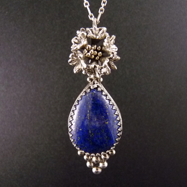 Chrpy z Paříže..amulet