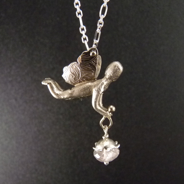 Růžový světlonoš..amulet