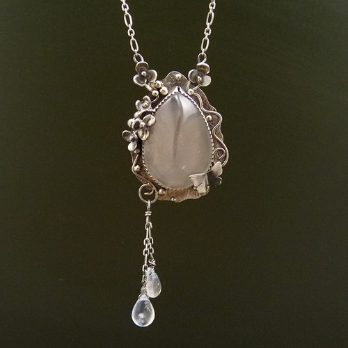 Růženín přímo z louky..amulet