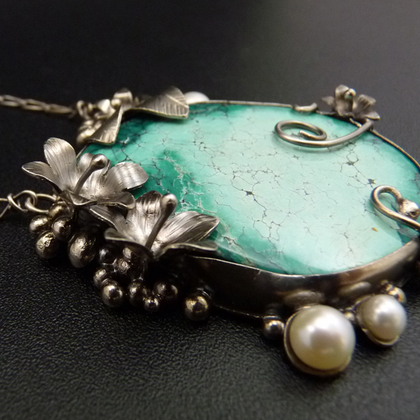 Jasmínový parfém..amulet