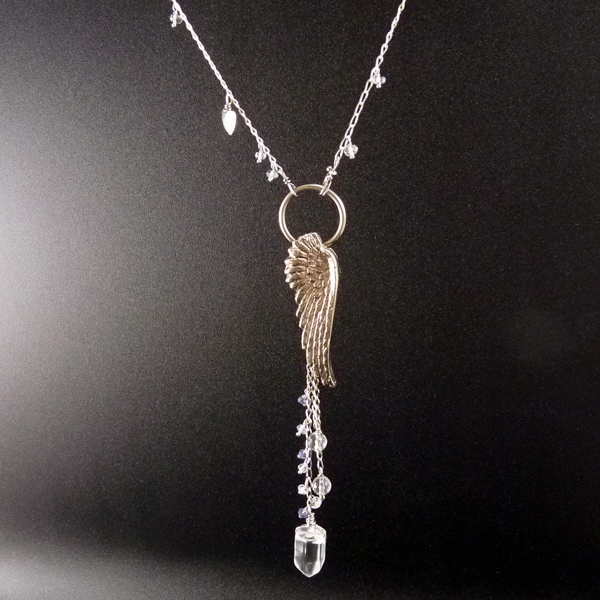 Kousíček Paříže..amulet