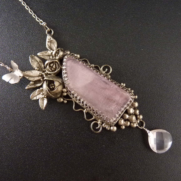 Pivoňky z Paříže..amulet