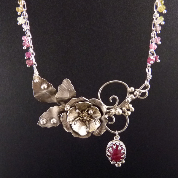 Rubínová růže..amulet