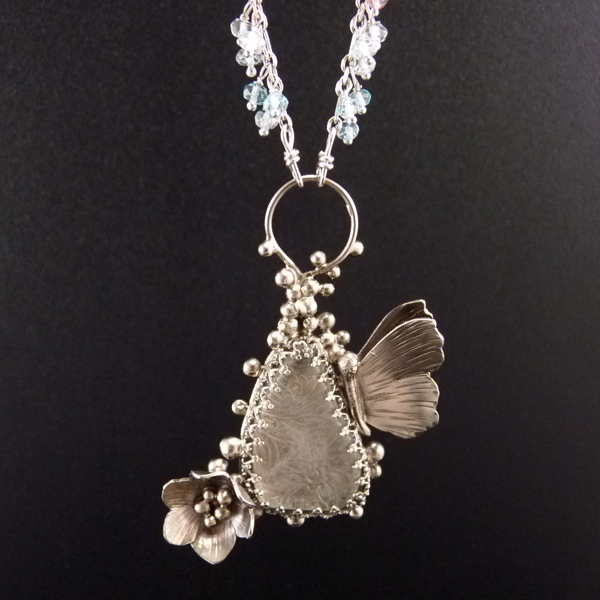 Absolem motýlem..amulet