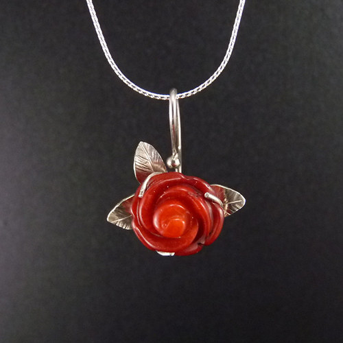 Korálová růže..amulet