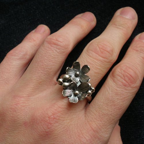 Jabloňové květy z nebeské jablůňky..prsten