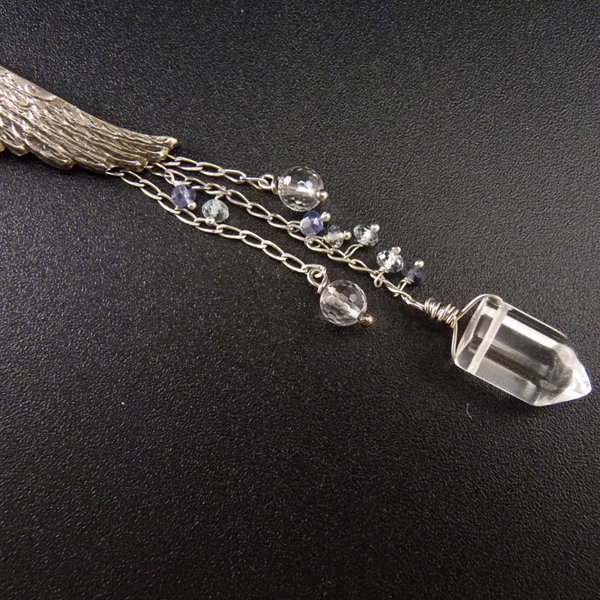 Kousíček Paříže..amulet