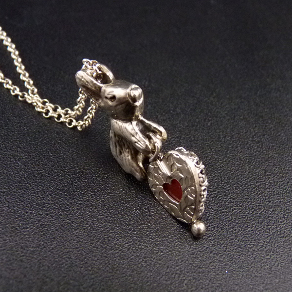Bílý králík..amulet