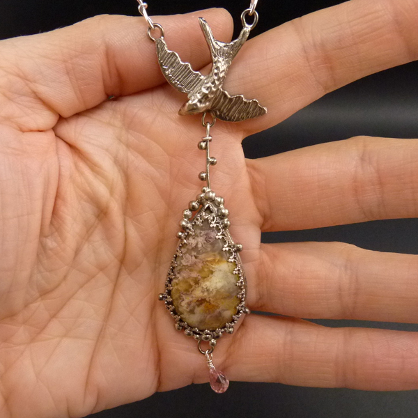 Posel dobrých zpráv..amulet