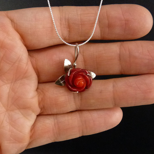 Korálová růže..amulet