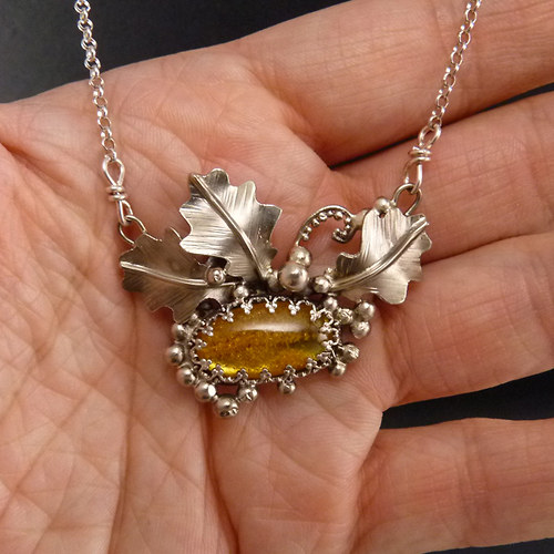 Sluneční dubový..amulet