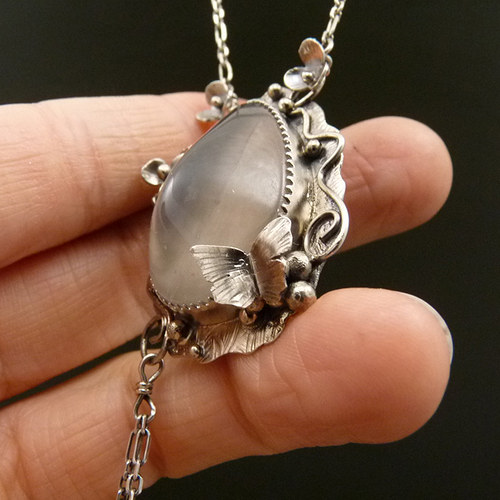 Růženín přímo z louky..amulet