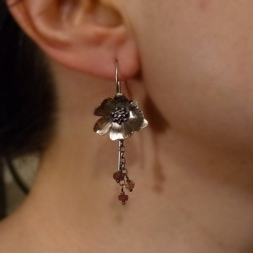 Růže Louisy May Alcottové..náušničky