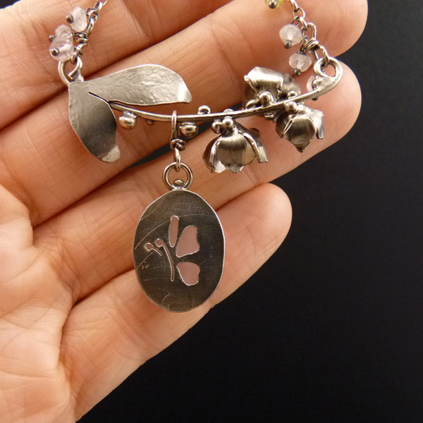 Nevinné kvítky mandloně..amulet