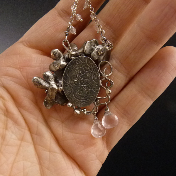 Fialky z Paříže..amulet