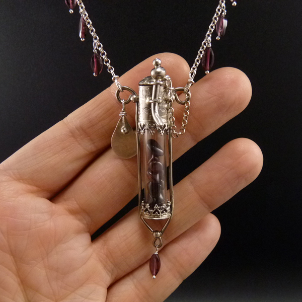 Pilšavér, vypij mě..amulet
