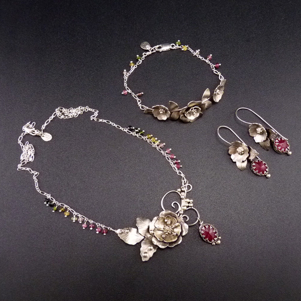 Rubínová růže..amulet