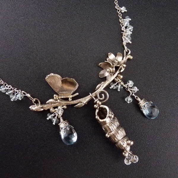 Absolemova kukla..amulet