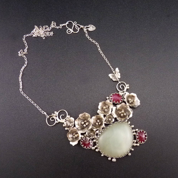 Velké pole máků..amulet