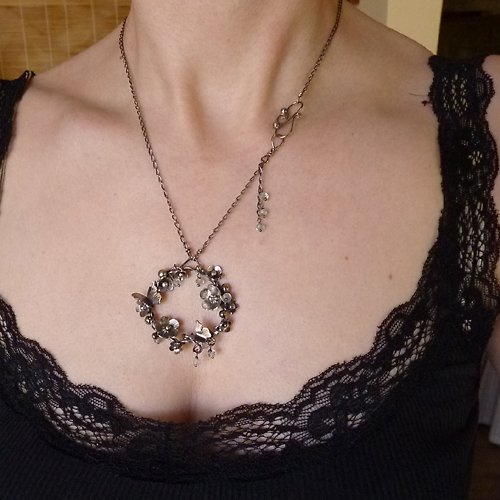 Nebesky pomněnkový věneček..