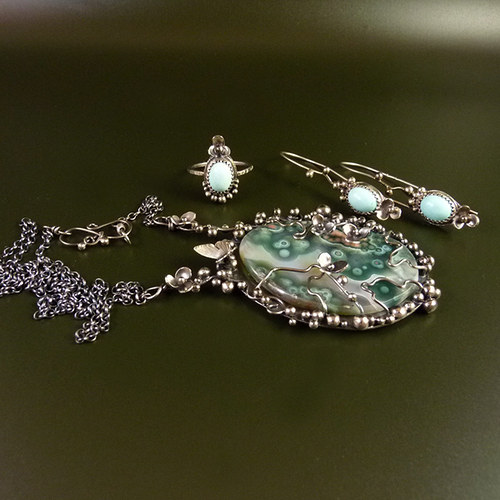 Rozkvetlý mech..druidský amulet