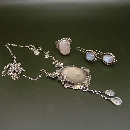 Růženín přímo z louky..amulet