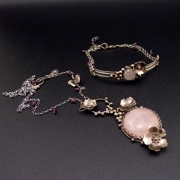 Parfém třešňových květů..amulet