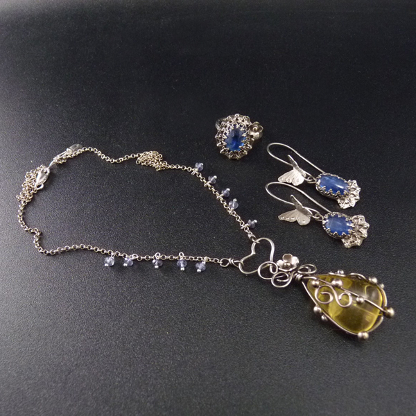 Zářivá vílí lucernička.. amulet