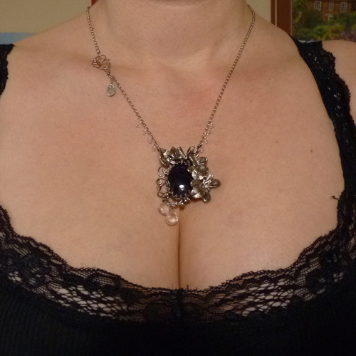 Fialky z Paříže..amulet