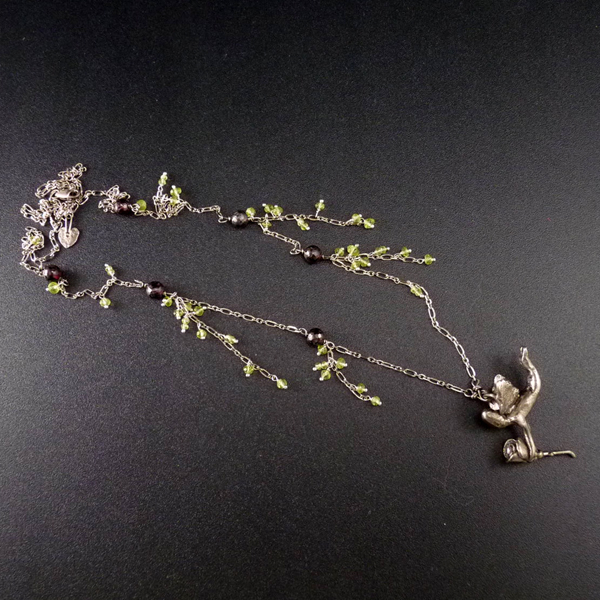 Růže z Paříže..amulet