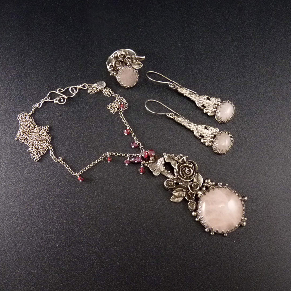 Saint Germainovy růže..amulet