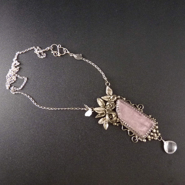 Pivoňky z Paříže..amulet