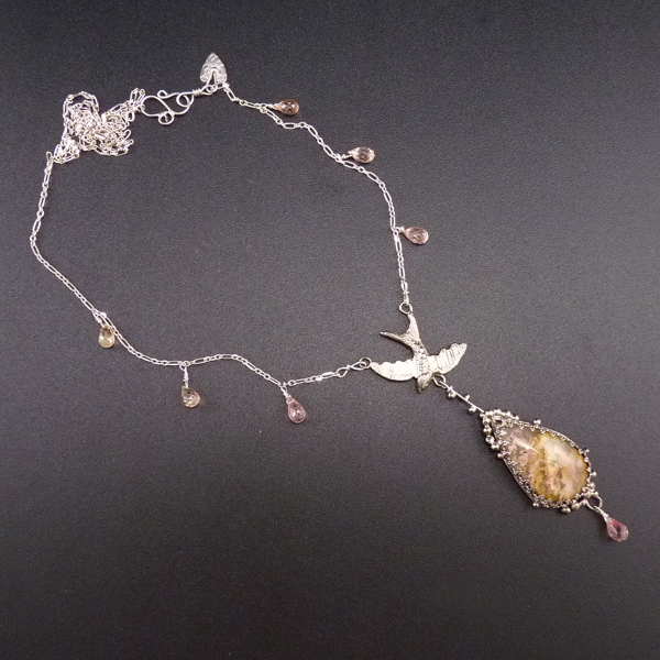 Posel dobrých zpráv..amulet