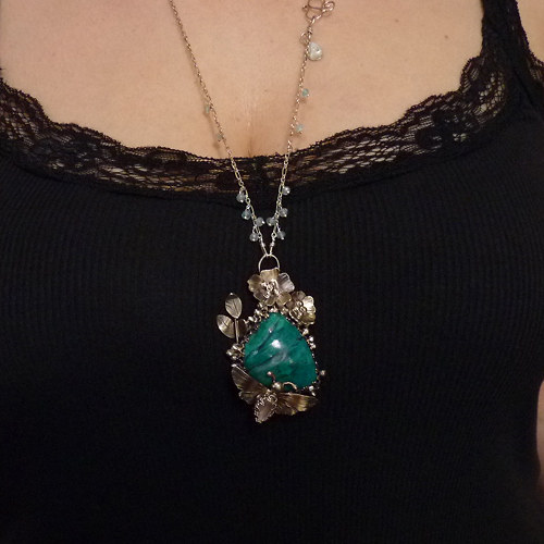 Jezírko obrostlé růžemi..amulet