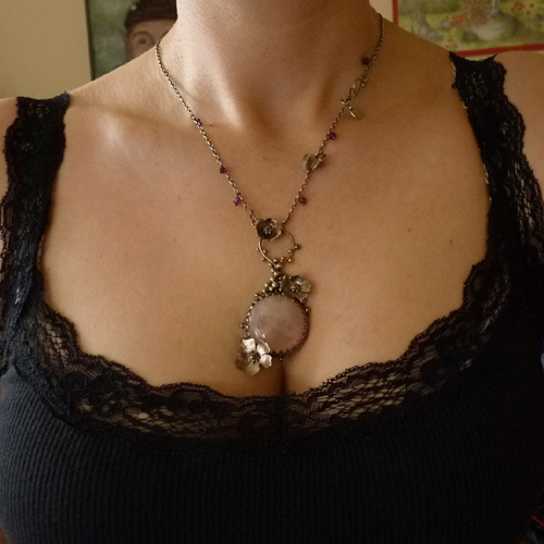 Parfém třešňových květů..amulet
