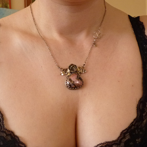 Růžový z Paříže..amulet