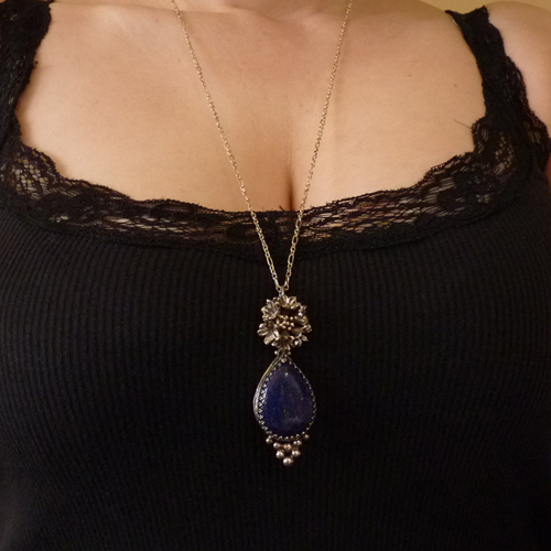 Chrpy z Paříže..amulet