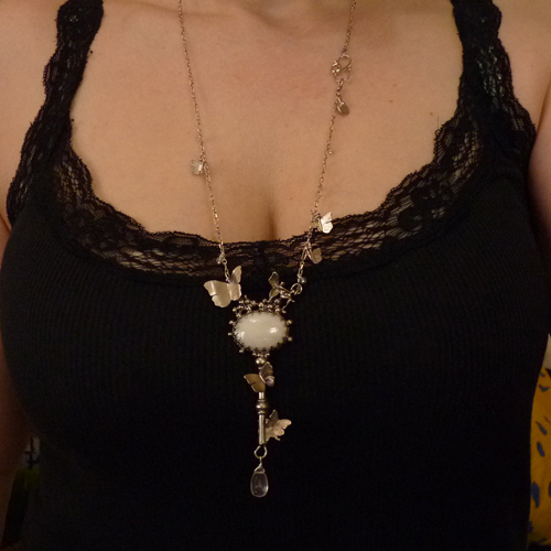 Tajný klíč k Paříži..amulet