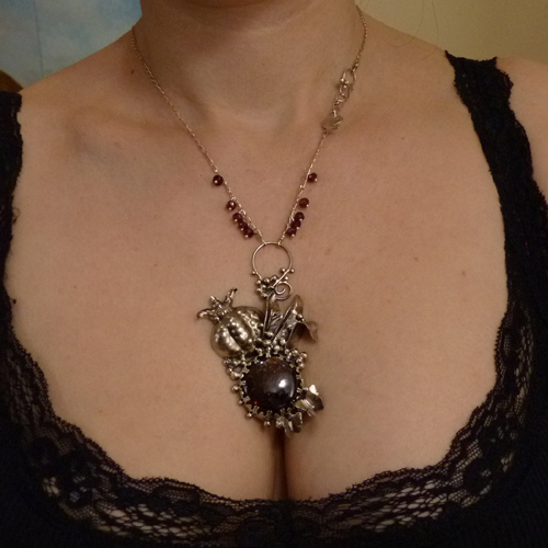 Čarovný granátovník..amulet
