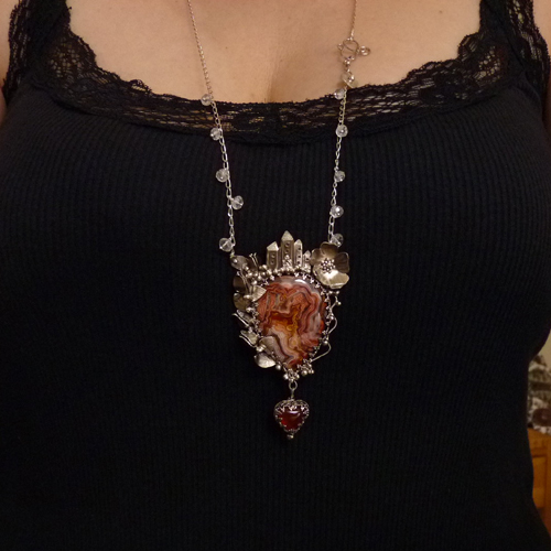 Zámek Srdcové královny..amulet