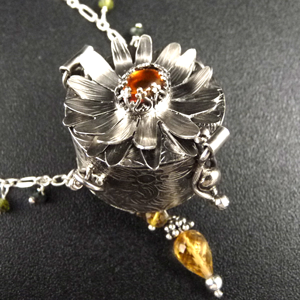 Kopretinová vílí krabička..amulet