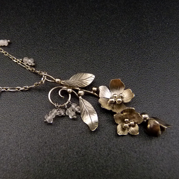 Mandloňová větvička..amulet